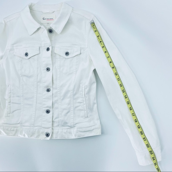 Two by Vince Camuto Jean Jacket White Button Down Front Pockets Denim Coat - Picture 10 of 16
